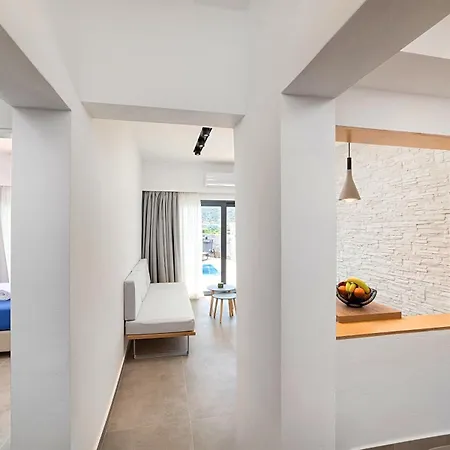 Aelia Aparthotel *